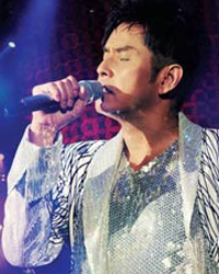 2013谭咏麟“再度感动北京ENCORE”演唱会